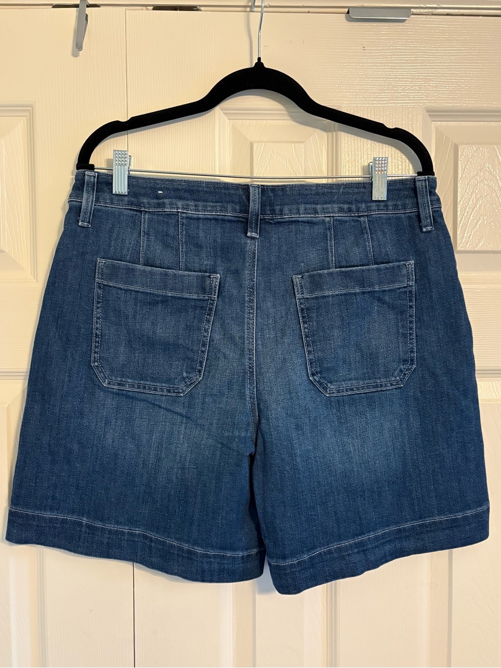 Chico’s Dark Blue Denim Jean Shorts | Size 1.5 (Chico’s) | Classic Fit - Picture 4 of 8